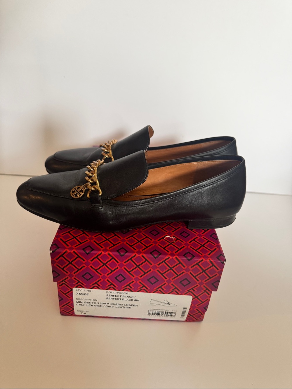 Tory Burch Black Leather Chain-Trim Loafers size 7.5 - Picture 2 of 9